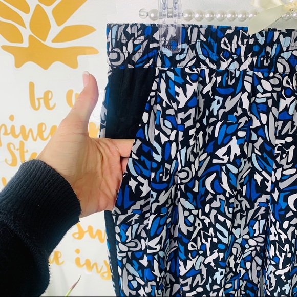 Trouve Blue Geometric Print Ankle Crop Pants Small - Picture 4 of 8